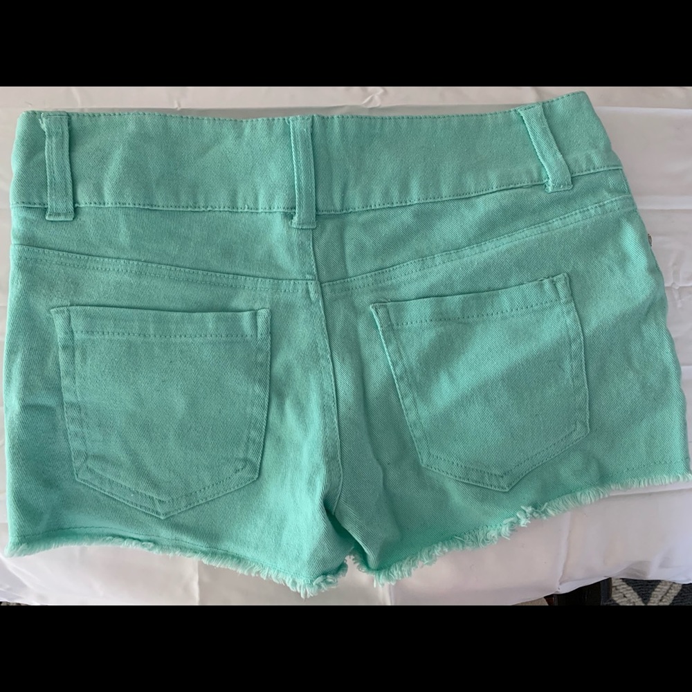 Shorts - Picture 3 of 5